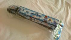 惯性蓝精灵拖头货柜车